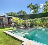 Tropical 3 Bedroom House Pool plus 4th Bedroom Bungalow - Dalby Accommodation