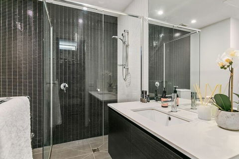 GRATTAN A Premier Location & Modern Space - Dalby Accommodation 1