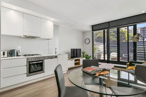 GRATTAN A Premier Location & Modern Space - Dalby Accommodation 4