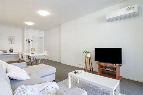 Charming And Dream Home In Sydney - Dalby Accommodation 3