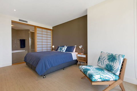 Cotton Beach Apartment 35 Pool Views - Dalby Accommodation 7
