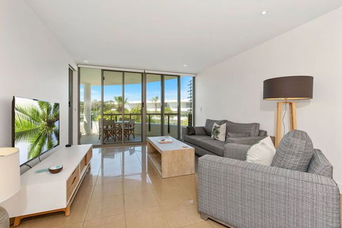 Cotton Beach Apartment 35 Pool Views - Dalby Accommodation 5