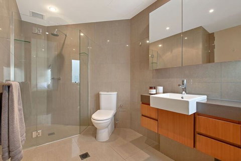 Cotton Beach Apartment 35 Pool Views - Dalby Accommodation 6