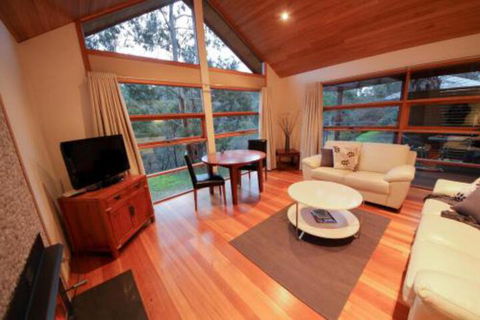 Indulge At Hepburn - Dalby Accommodation 4