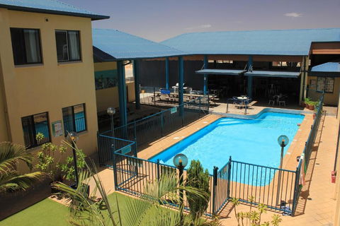 Ningaloo Coral Bay Backpackers - Dalby Accommodation 1