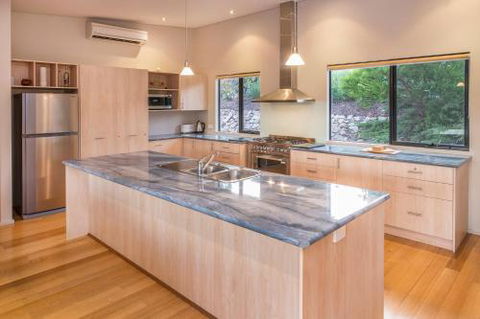 Caves Retreat - Dalby Accommodation 4