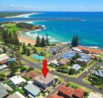 Bimbadeen Unit 3 across from the beach lift in complex - Dalby Accommodation