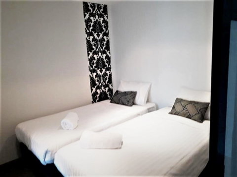 Private Apartments At Q1 - Dalby Accommodation 5