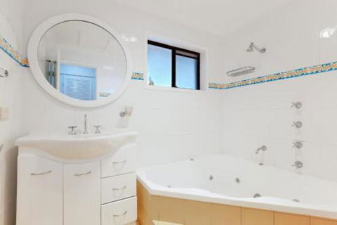 Kallaroo Street 3 Corlette - Dalby Accommodation 1