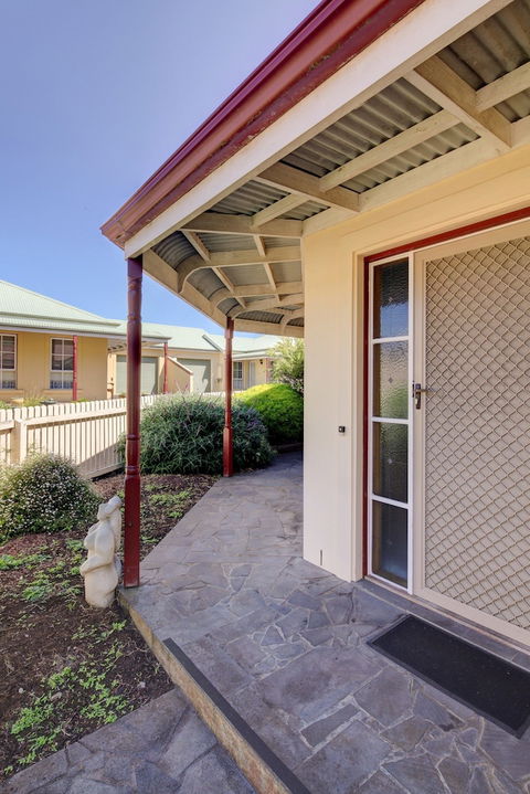 Avalon Cottage - Dalby Accommodation 0