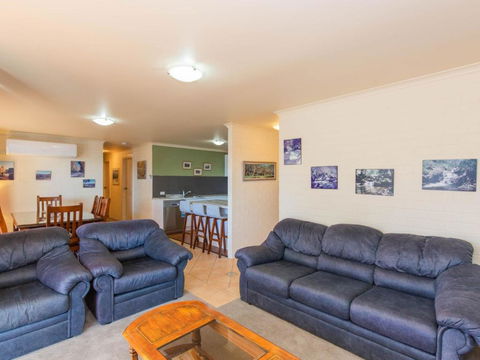 Aranda 3 / 25 Townsend Street - Dalby Accommodation 4