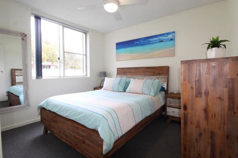 Main Break 1 1 Main Street - Dalby Accommodation 6