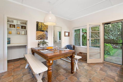 GOWAN ROSS COTTAGE - Dalby Accommodation 6