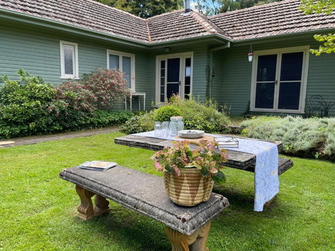 GOWAN ROSS COTTAGE - Dalby Accommodation 2