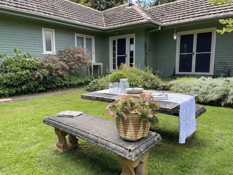 GOWAN ROSS COTTAGE - Dalby Accommodation 1