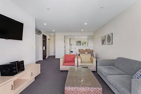 Pacific Blue Apartment 244 / 265 Sandy Point Rd - Dalby Accommodation 5