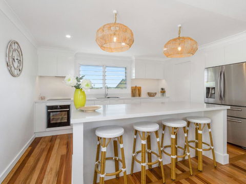 KINGY BEACH HOUSE At 162 - Dalby Accommodation 1