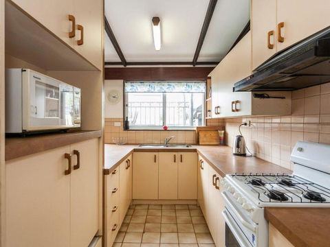 OCEAN SOUNDS Anglesea - Dalby Accommodation 3