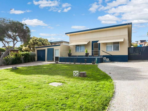 OCEAN SOUNDS Anglesea - Dalby Accommodation 1