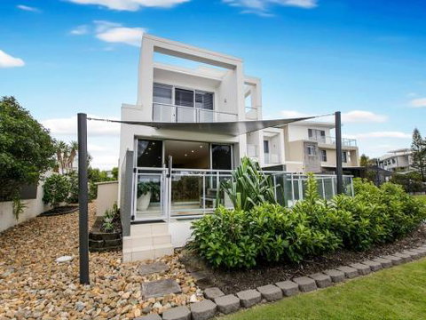 SEA RENITY On KAMALA - Dalby Accommodation 0