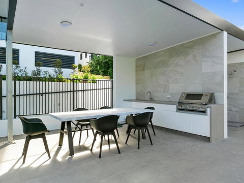 Indulge At Indigo Sunshine Beach - Dalby Accommodation 4