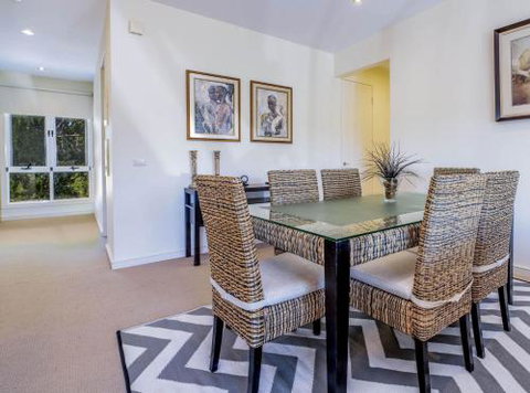 COASTAL SOUL VILLA At BROADBEACH - Dalby Accommodation 3