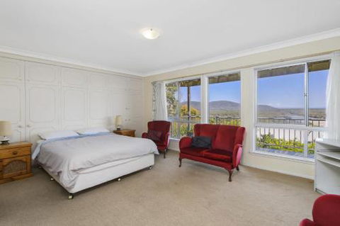 La Mer 19 Dulconghi Street - Dalby Accommodation 2