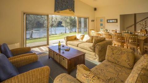 Atlantis On Lake Conjola Sandra St. 1 Lake Conjola - Dalby Accommodation 3