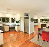 River Breeze 60 Wooli Street Yamba. Linen Unlimited Wi Fi Just listed. - Dalby Accommodation