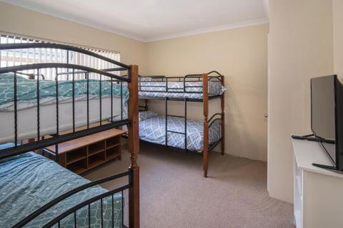 Acrosstheway - Dalby Accommodation 5