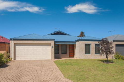 Acrosstheway - Dalby Accommodation 0