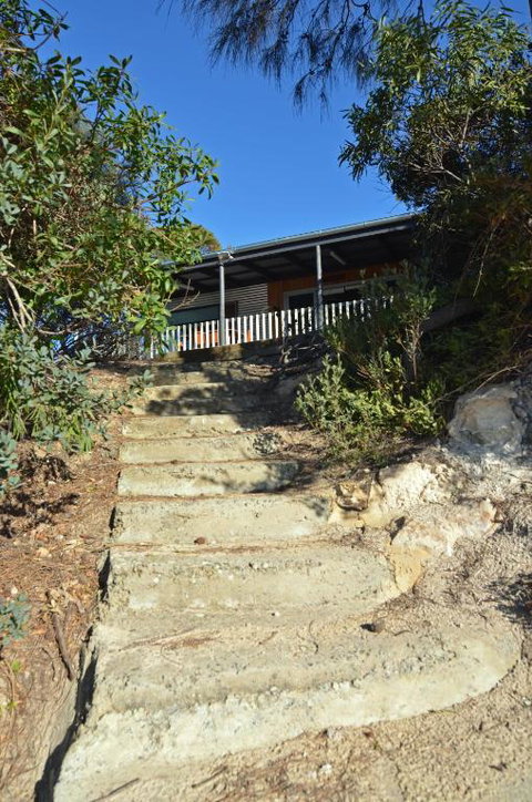 CDC 625 Beach House Incl.rear 2BR Studio - Dalby Accommodation 2