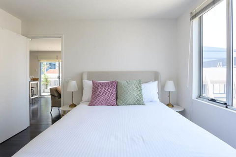 OLIVER Laneway Art Fed Square & Top Restaurants - Dalby Accommodation 1