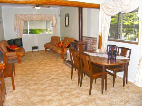 CHAP14C Chapman Cottage - Dalby Accommodation 6