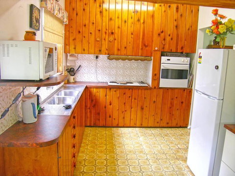 CHAP14C Chapman Cottage - Dalby Accommodation 1