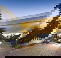 Ramada by Wyndham Diplomat Canberra - Dalby Accommodation