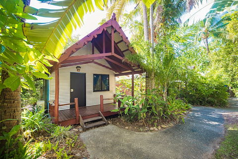 Magnums Airlie Beach - Dalby Accommodation 6