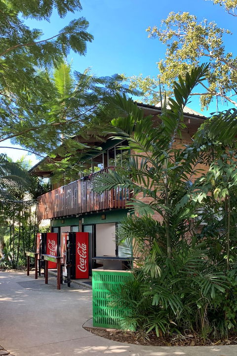 Magnums Airlie Beach - Dalby Accommodation 3