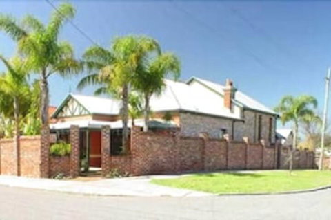 Above Bored Bed & Breakfast - Dalby Accommodation 1