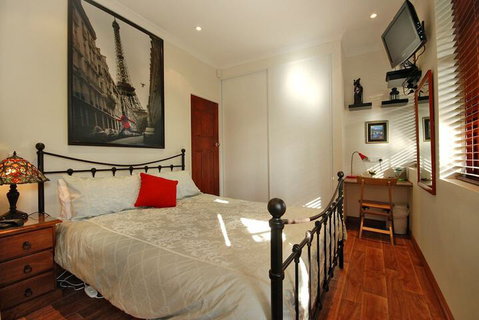Above Bored Bed & Breakfast - Dalby Accommodation 7