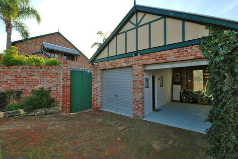 Above Bored Bed & Breakfast - Dalby Accommodation 2
