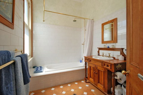 Above Bored Bed & Breakfast - Dalby Accommodation 6