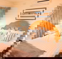 Beachwalk Cottage - Dalby Accommodation