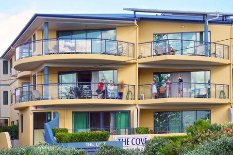 The Cove Yamba - Dalby Accommodation 1