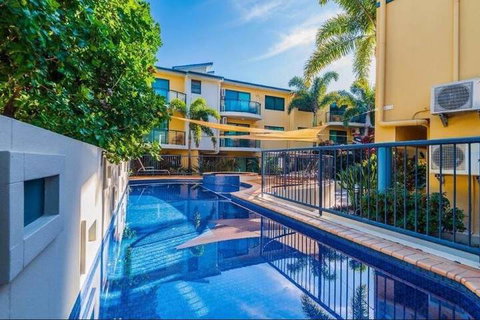 The Cove Yamba - Dalby Accommodation 6