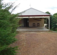 Gumtrees Cottage - Dalby Accommodation