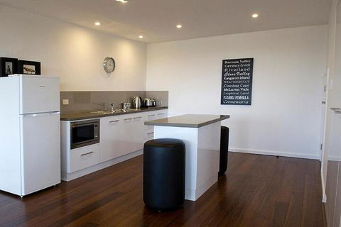 Narooma Waters Retreat - Dalby Accommodation 2