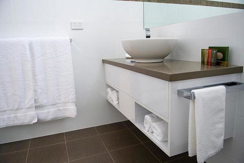 Narooma Waters Retreat - Dalby Accommodation 0