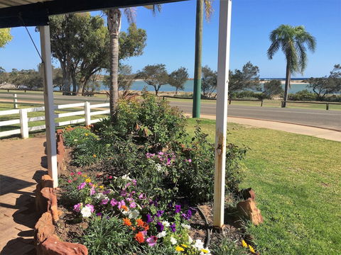 Kalbarri Seafront Villas - Dalby Accommodation 0