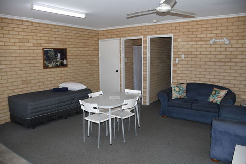 Kalbarri Seafront Villas - Dalby Accommodation 6